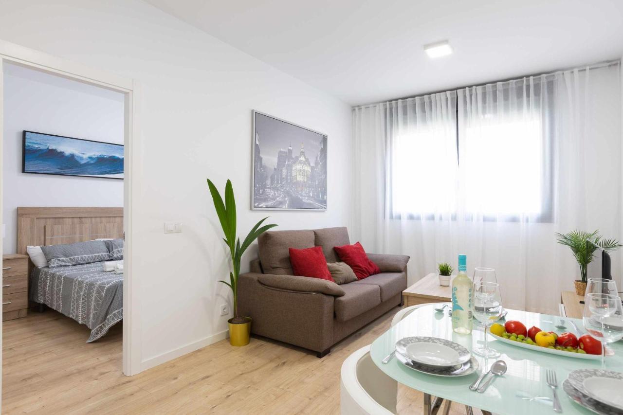 Cosmopolitan Apt & Malaga Beach Bagian luar foto